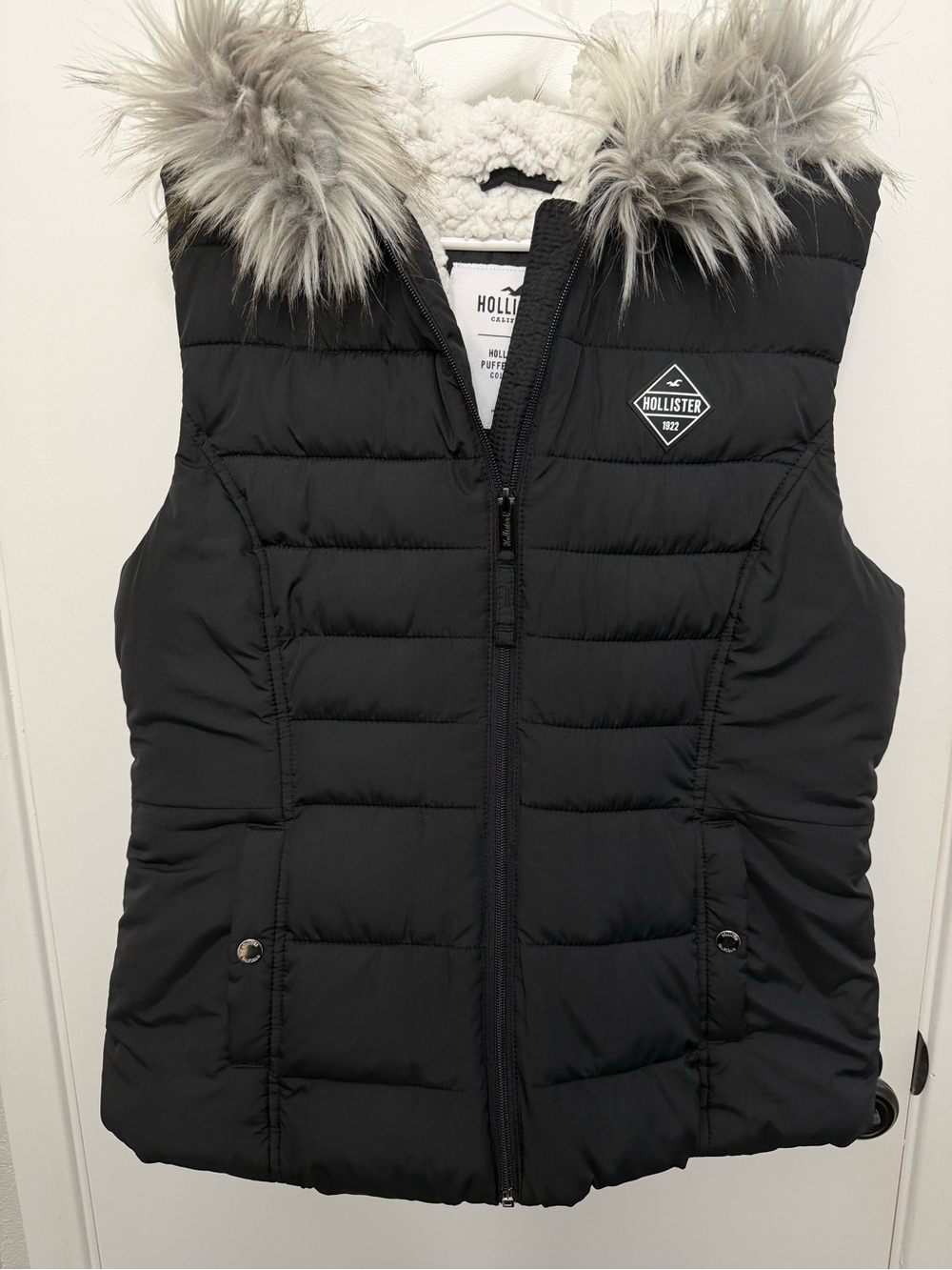 Hollister Black Puffer Vest with Gray Faux Fur Trim